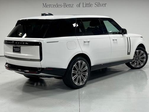 2024 Land Rover Range Rover P530 SE