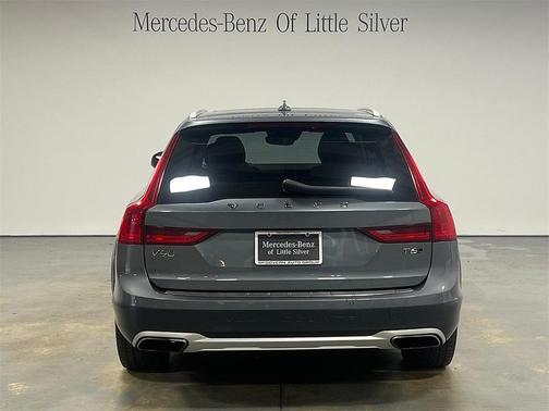 2020 Volvo V90 Cross Country T6