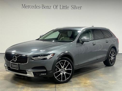 2020 Volvo V90 Cross Country T6