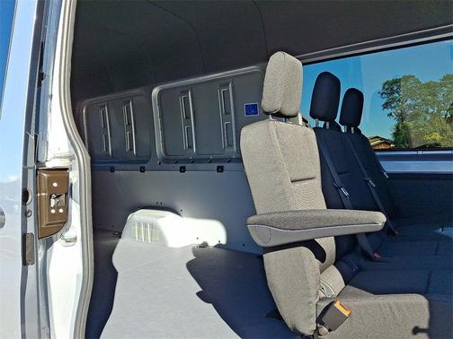 2025 Mercedes-Benz Sprinter 2500 Crew 170 WB