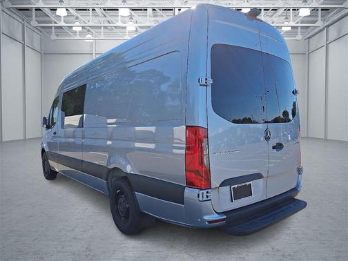 2025 Mercedes-Benz Sprinter 2500 Crew 170 WB
