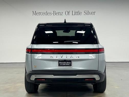 2023 Rivian R1S Adventure