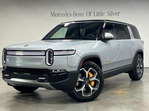 2023 Rivian R1S Adventure