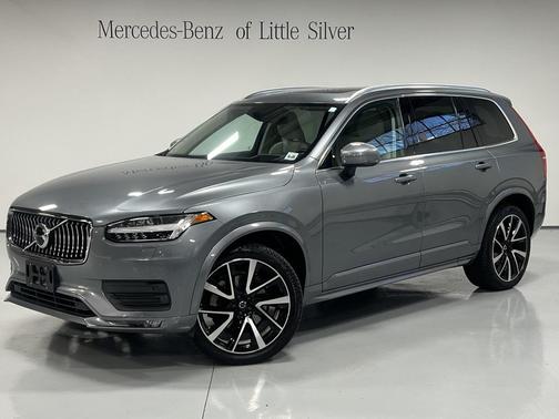 2020 Volvo XC90 T6 Momentum