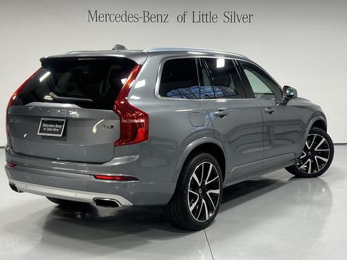 2020 Volvo XC90 T6 Momentum