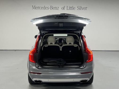 2020 Volvo XC90 T6 Momentum