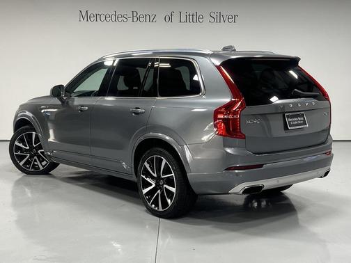 2020 Volvo XC90 T6 Momentum