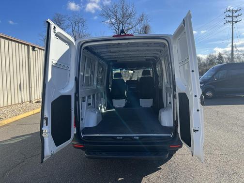 2025 Mercedes-Benz Sprinter 2500 Standard Roof