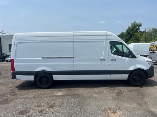 2025 Mercedes-Benz Sprinter 2500 High Roof