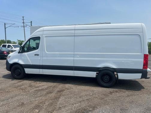 2025 Mercedes-Benz Sprinter 2500 High Roof
