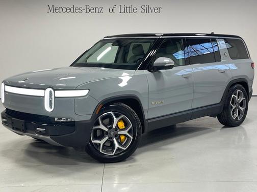2023 Rivian R1S Adventure