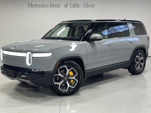 2023 Rivian R1S Adventure