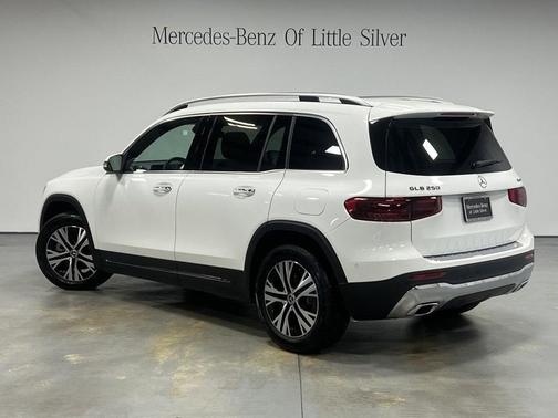 2025 Mercedes-Benz GLB 250 4MATIC
