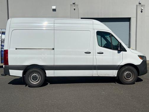 2025 Mercedes-Benz Sprinter 2500 Standard Roof