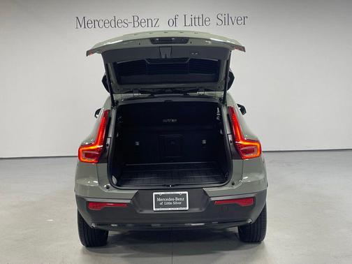 Sage Green Metallic 2025 Volvo XC40 B5 Plus Dark Theme