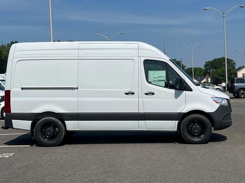 2025 Mercedes-Benz Sprinter 2500 Standard Roof