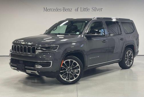 Baltic Gray Metallic Clearcoat 2023 Jeep Wagoneer Series III 4x4