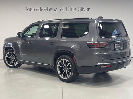 Baltic Gray Metallic Clearcoat 2023 Jeep Wagoneer Series III 4x4