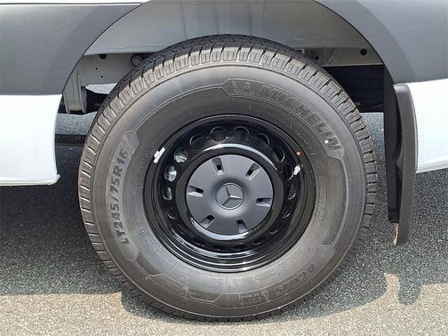 2025 Mercedes-Benz Sprinter 2500 Standard Roof