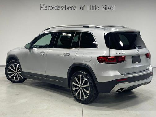 Silver 2022 Mercedes-Benz GLB 250 4MATIC