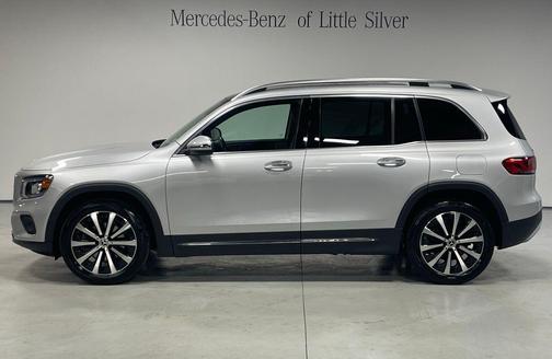 Silver 2022 Mercedes-Benz GLB 250 4MATIC