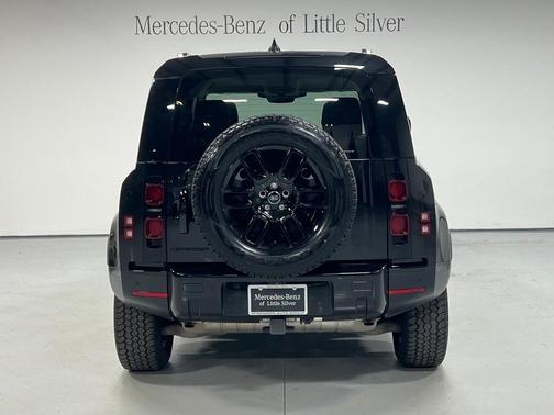 2024 Land Rover Defender 110 P300