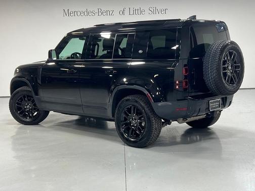 2024 Land Rover Defender 110 P300