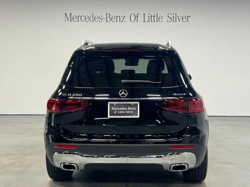 2025 Mercedes-Benz GLB 250 4MATIC