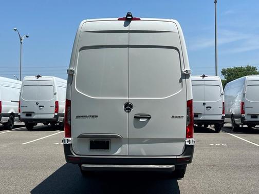 2025 Mercedes-Benz Sprinter 2500 High Roof