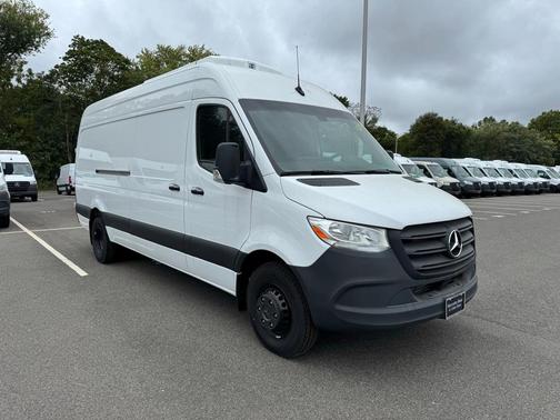 2024 Mercedes-Benz Sprinter 4500 High Roof 4-Cyl Diesel HO