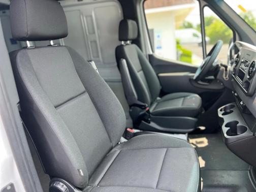 2025 Mercedes-Benz Sprinter 2500 Standard Roof