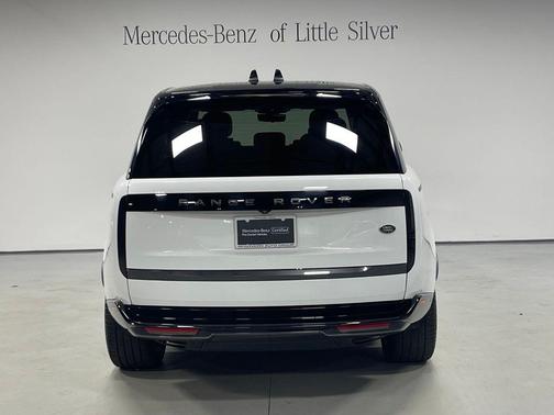 Fuji White 2023 Land Rover Range Rover P400 SE