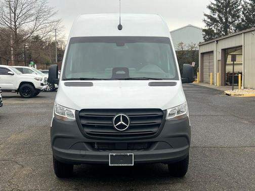 2025 Mercedes-Benz Sprinter 2500 High Roof
