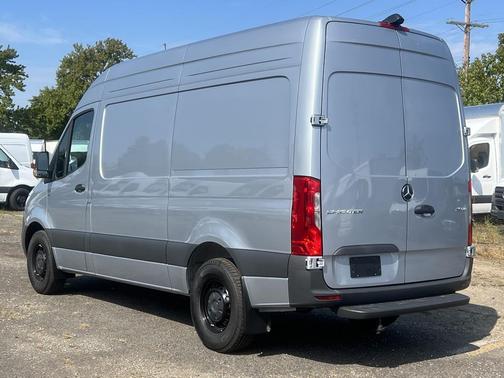 2025 Mercedes-Benz Sprinter 2500 Standard Roof