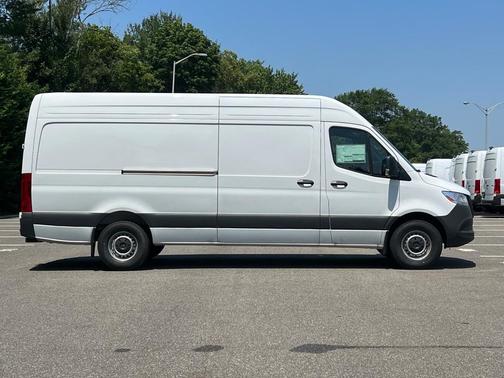 2025 Mercedes-Benz Sprinter 2500 High Roof