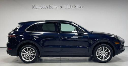 Blue 2022 Porsche Cayenne Cayenne