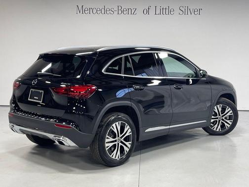 Black 2026 Mercedes-Benz GLA 250 4MATIC