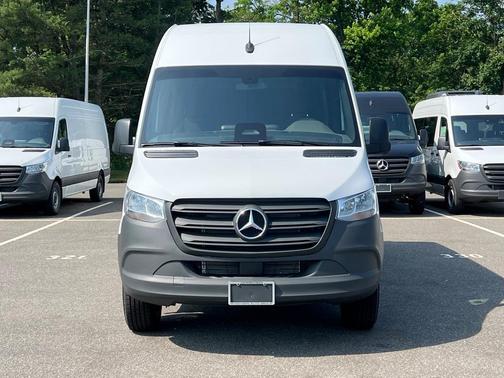 2025 Mercedes-Benz Sprinter 2500 Standard Roof