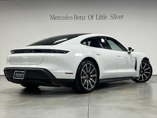 2022 Porsche Taycan Base