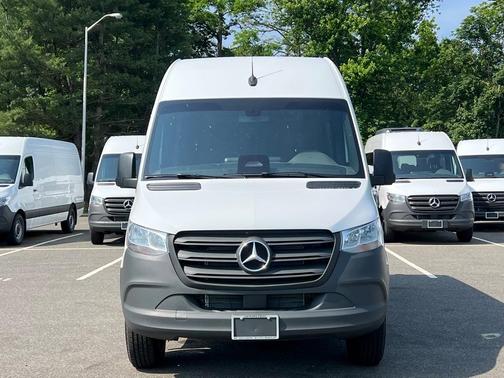 2025 Mercedes-Benz Sprinter 2500 Standard Roof