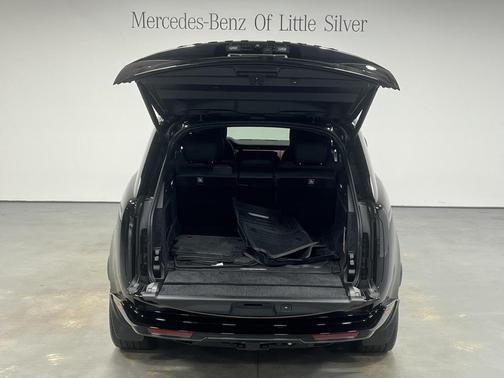 2024 Land Rover Range Rover P615 SV