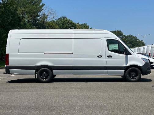 2025 Mercedes-Benz Sprinter 2500 High Roof
