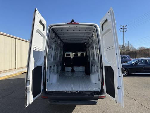 2025 Mercedes-Benz Sprinter 2500 High Roof