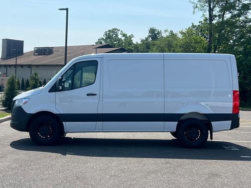 2025 Mercedes-Benz Sprinter 2500 Standard Roof
