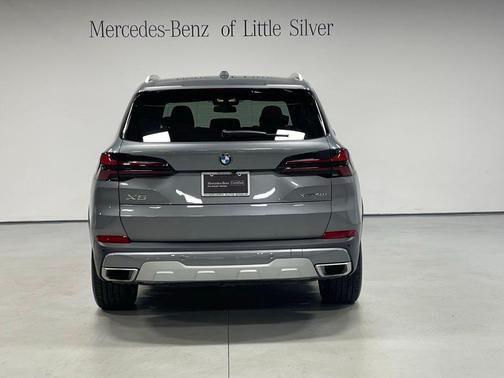 Skyscraper Gray Metallic 2024 BMW X5 xDrive40i