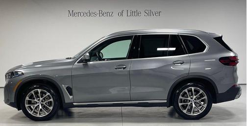 Skyscraper Gray Metallic 2024 BMW X5 xDrive40i