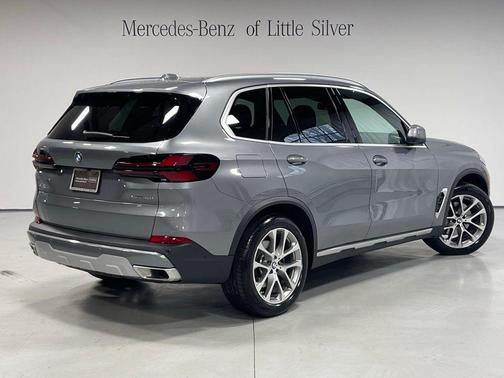 Skyscraper Gray Metallic 2024 BMW X5 xDrive40i