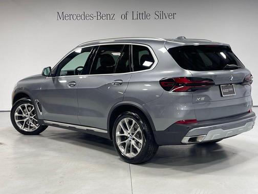Skyscraper Gray Metallic 2024 BMW X5 xDrive40i