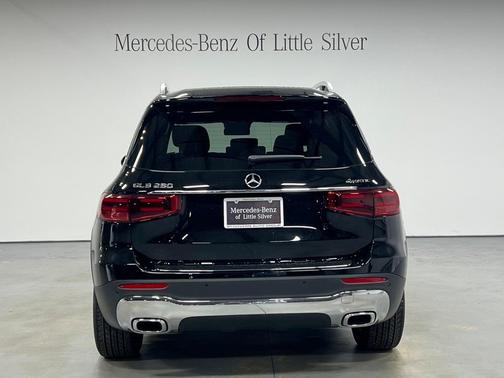 2025 Mercedes-Benz GLB 250 4MATIC