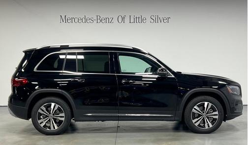 2025 Mercedes-Benz GLB 250 4MATIC